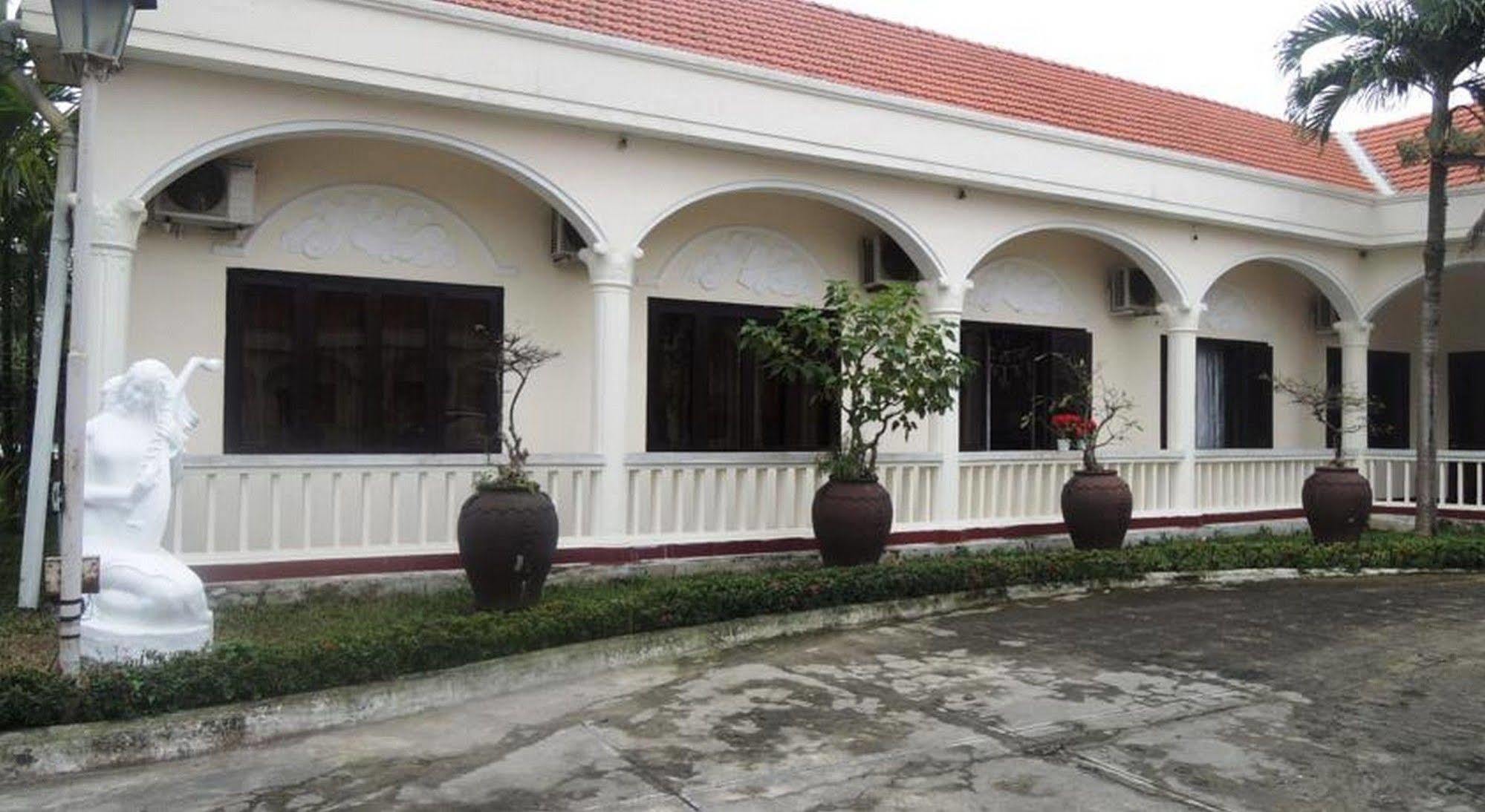 Thanh Noi Hotel Hue Bagian luar foto