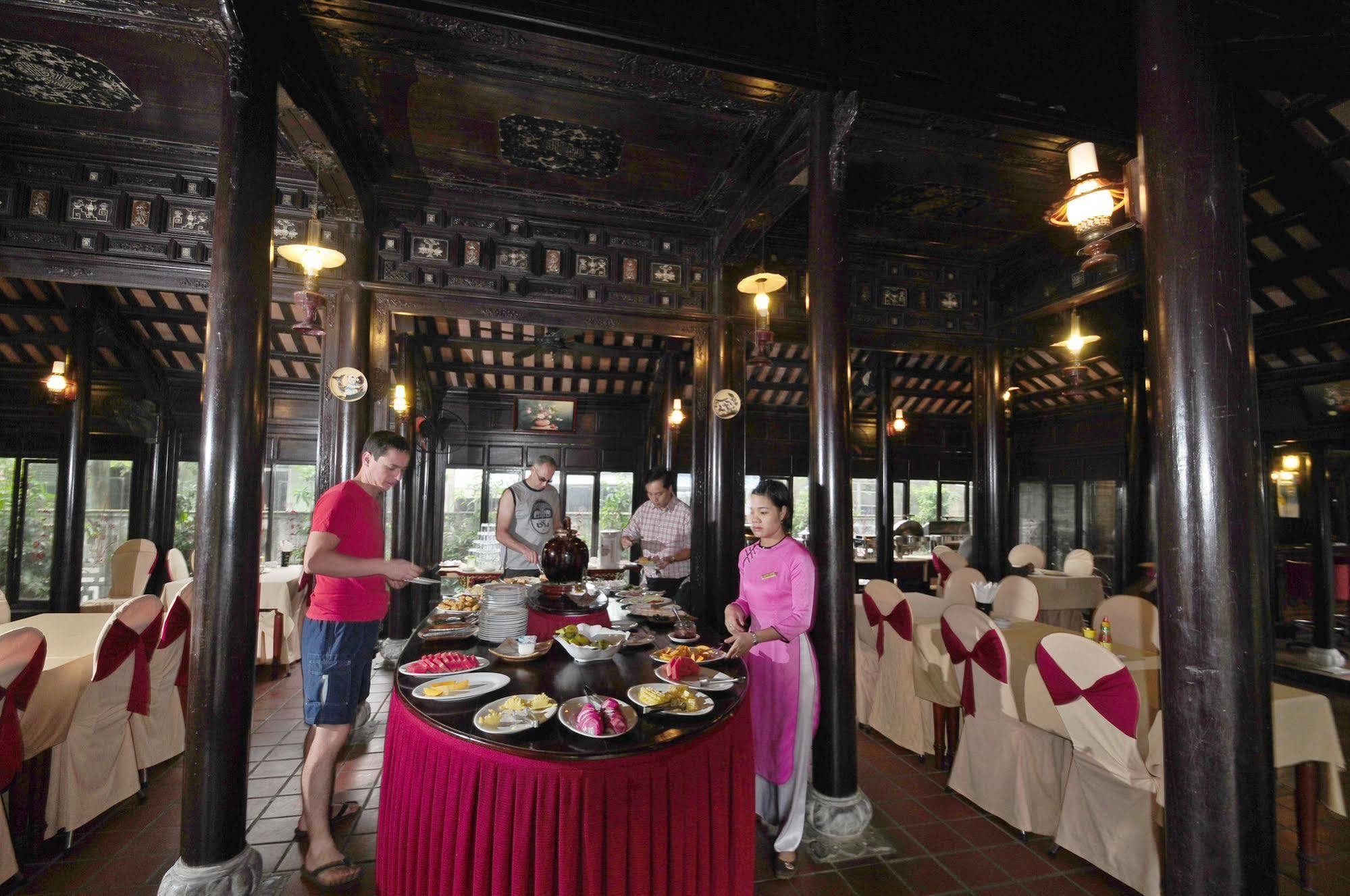 Thanh Noi Hotel Hue Bagian luar foto