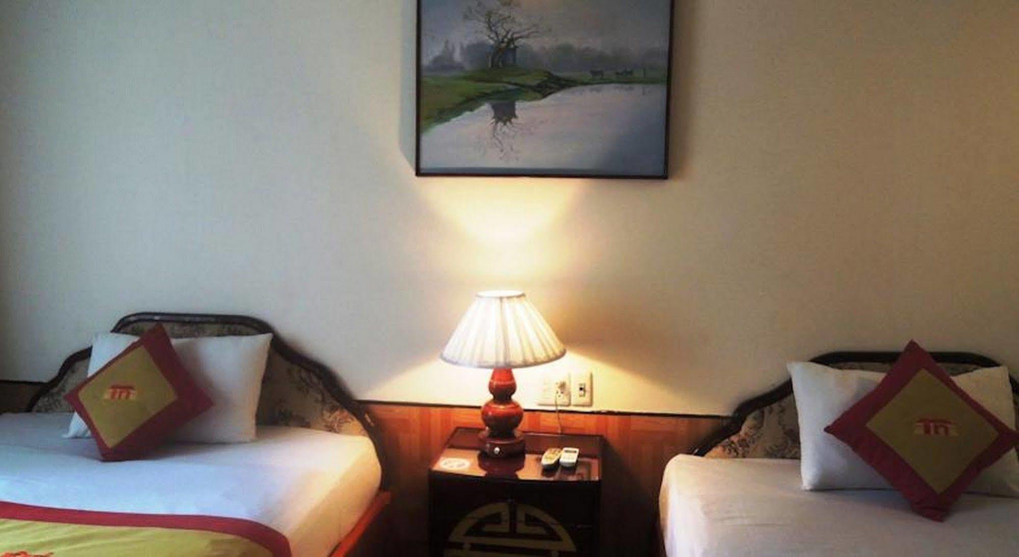 Thanh Noi Hotel Hue Bagian luar foto