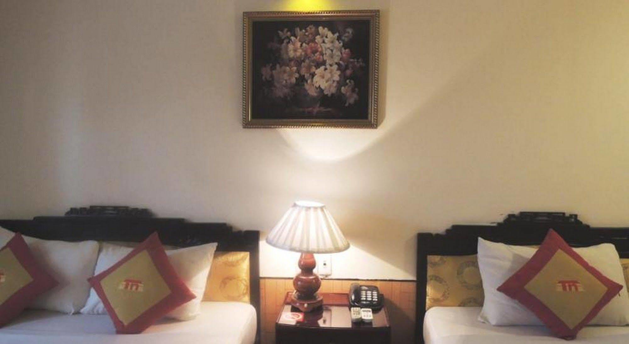 Thanh Noi Hotel Hue Bagian luar foto