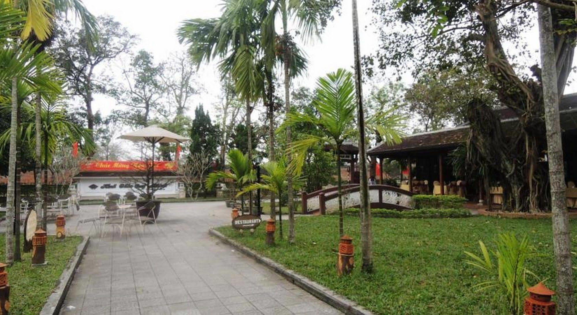 Thanh Noi Hotel Hue Bagian luar foto