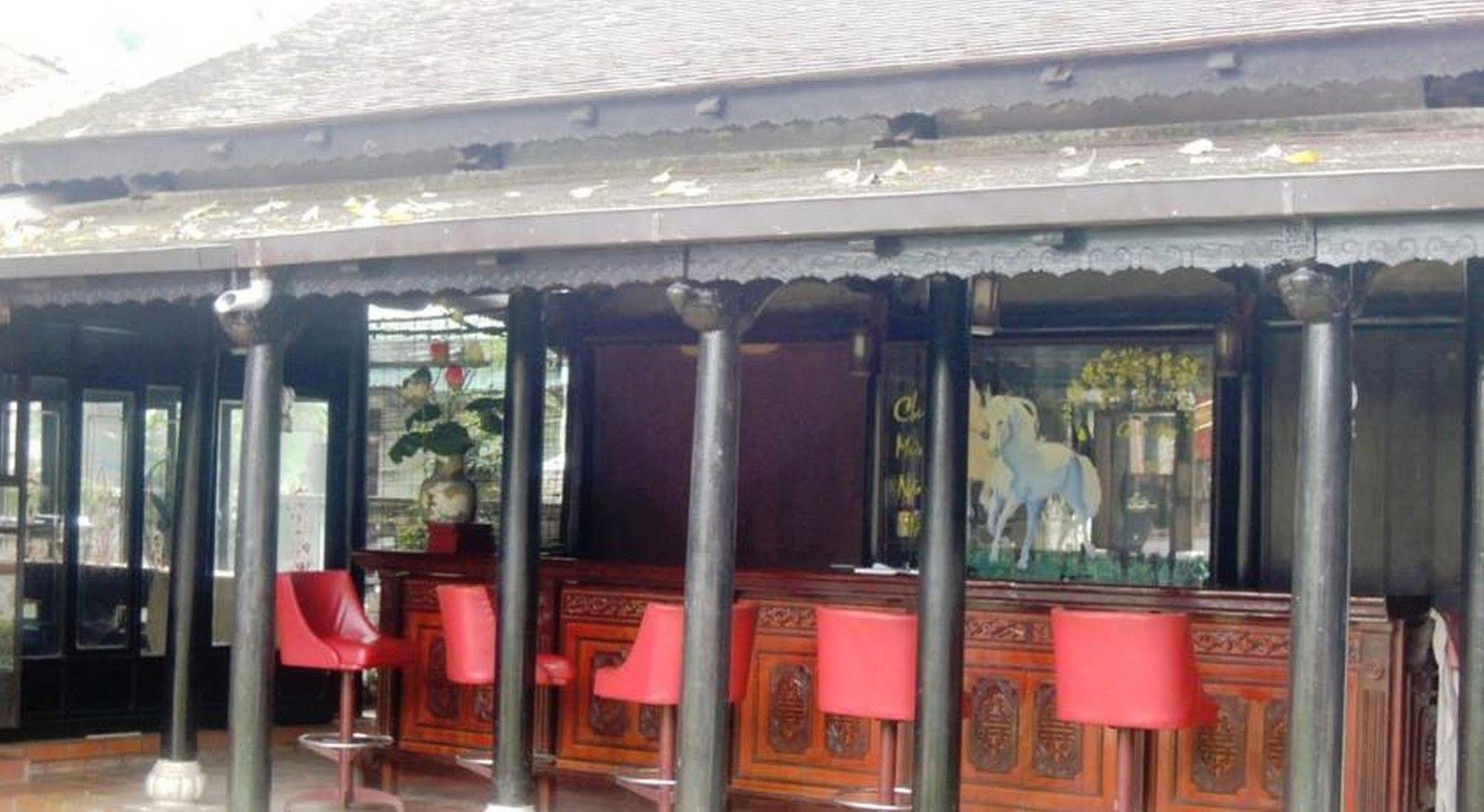 Thanh Noi Hotel Hue Bagian luar foto